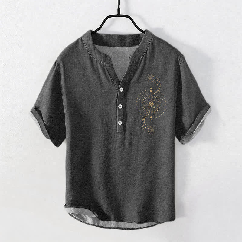 Buddha Stones Camicia da uomo a maniche corte con mezza abbottonatura, in cotone, con motivo sole, luna e stelle. - Nero - US/UK/AU50, EU60 (5XL) - image 5
