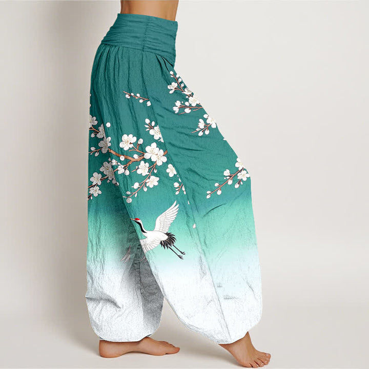 Buddha Stones Pantaloni harem da donna in cotone bianco con motivo a fiori di pruno e stampa gru, con elastico in vita. - image 6