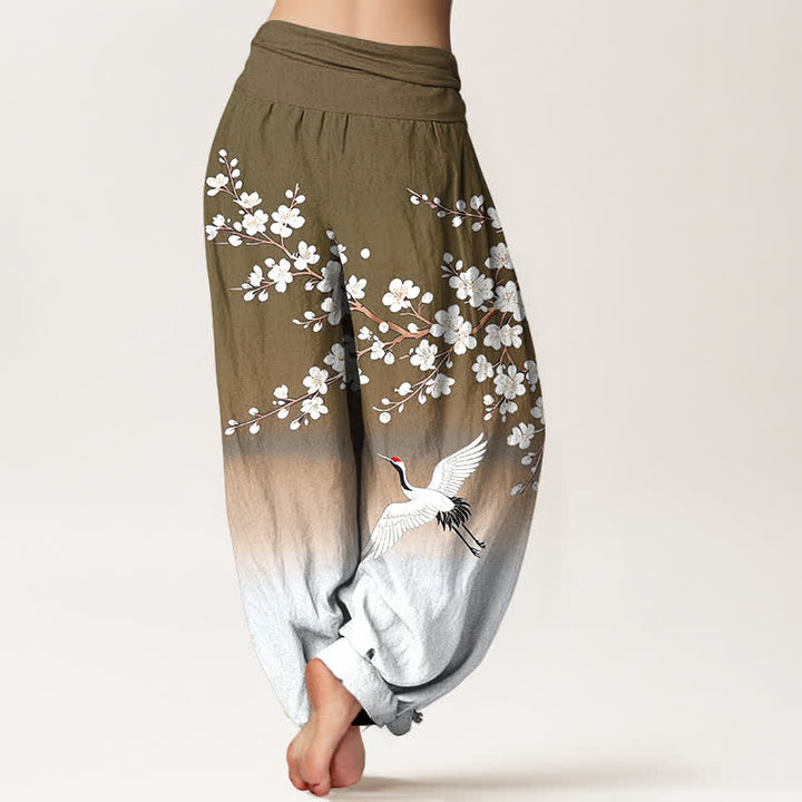 Buddha Stones Pantaloni harem da donna in cotone bianco con motivo a fiori di pruno e stampa gru, con elastico in vita. - image 10