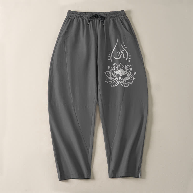 Buddha Stones Pantaloni da uomo affusolati con coulisse e tasche, in puro cotone, con motivo a loto sacro Om e stampa Om. - image 9