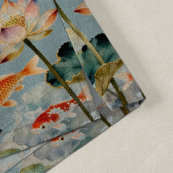 Buddha Stones Kimono da uomo in cotone con stampa a nuvole e motivo a inchiostro di loto e carpa koi, aperto sul davanti. - image 4