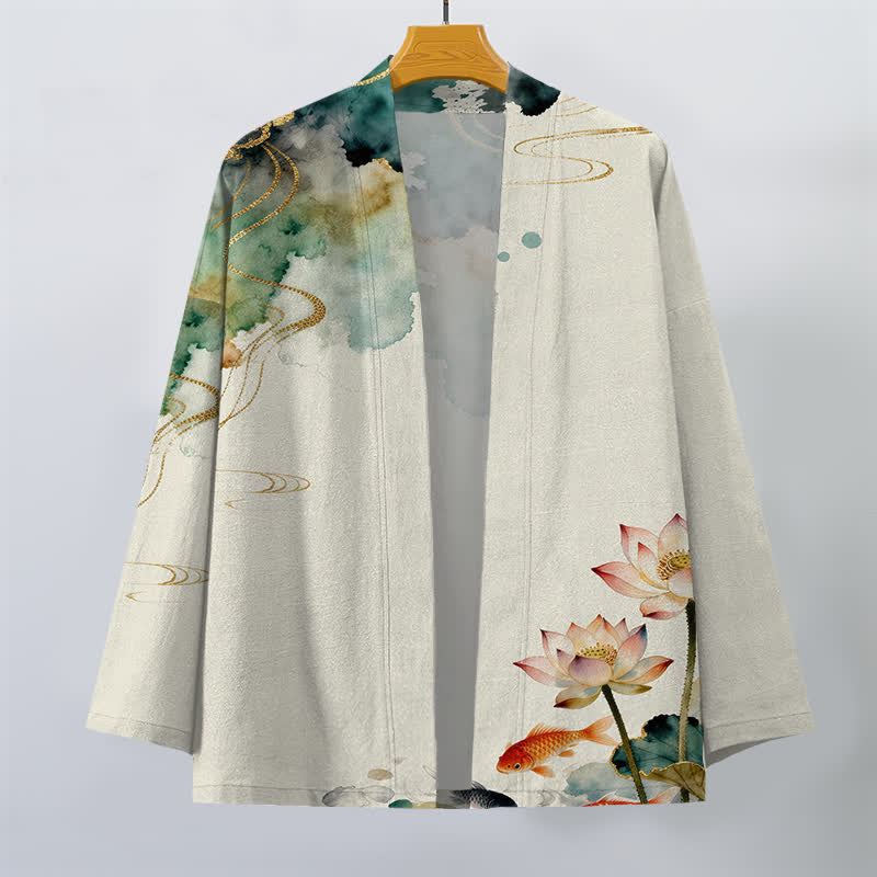 Buddha Stones Kimono da uomo in cotone con stampa a nuvole e motivo a inchiostro di loto e carpa koi, aperto sul davanti. - image 10