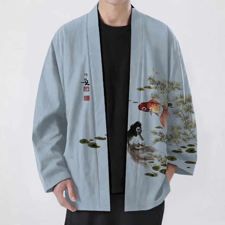Buddha Stones Kimono da uomo in cotone con stampa a inchiostro di loto e motivo koi koi, aperto sul davanti. - Blu acciaio chiaro - US/UK/AU48, EU58 (4XL) - image 6