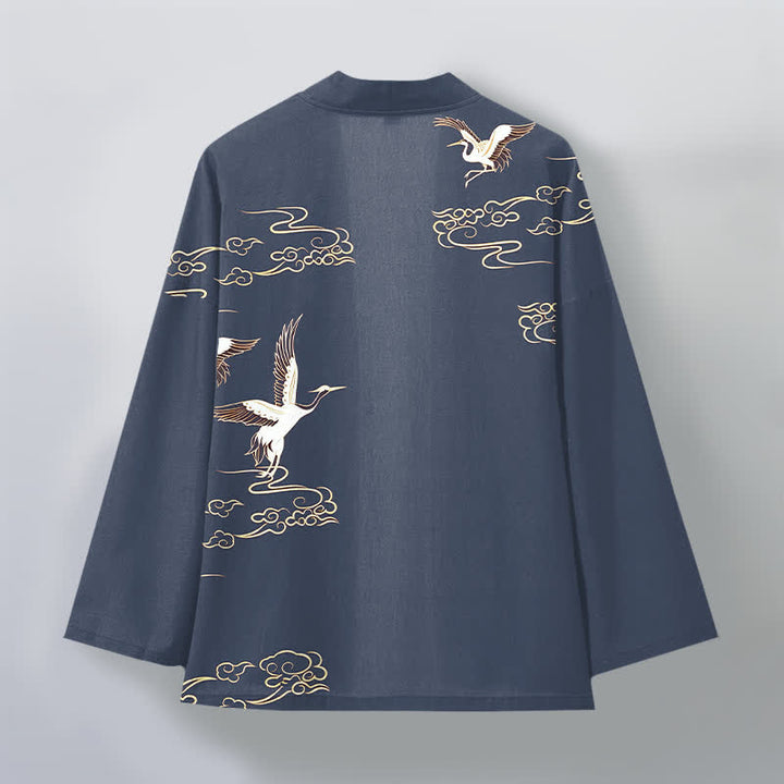 Buddha Stones Kimono da uomo in cotone bianco con motivo gru e nuvole dorate, aperto sul davanti. - image 2