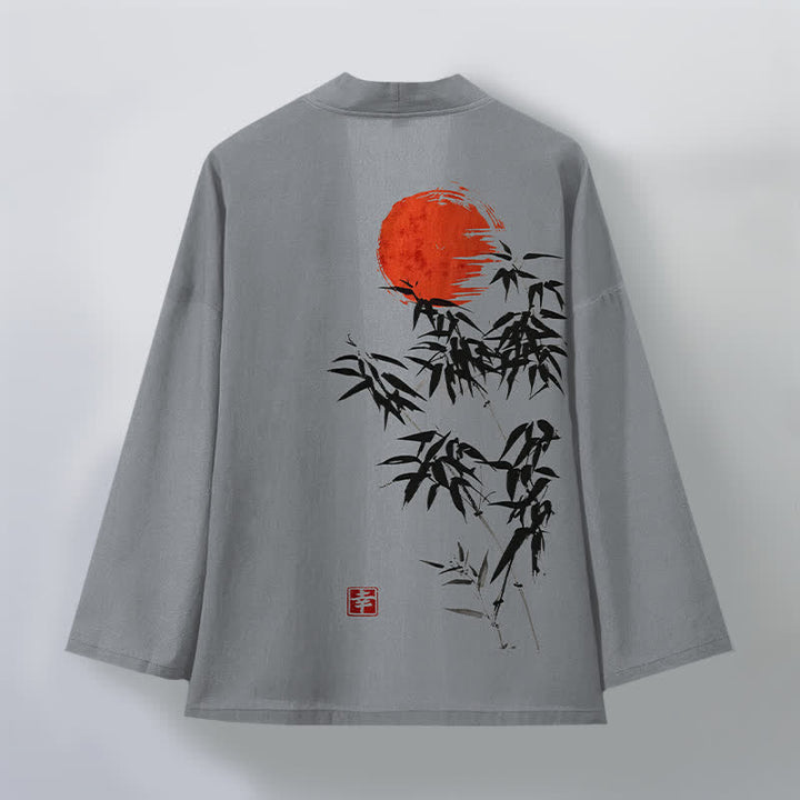 Buddha Stones Kimono da uomo in cotone con stampa a inchiostro di bambù e sole rosso, aperto sul davanti. - image 11