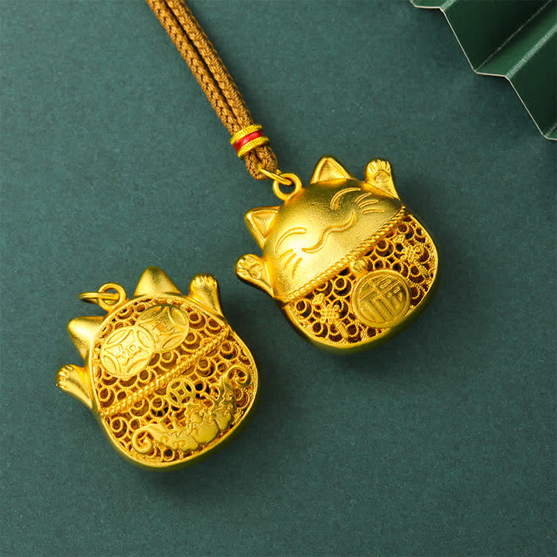 Buddha Stones Collana con corda intrecciata in ottone placcato oro con personaggio Fu e simbolo del gatto portafortuna. - image 3