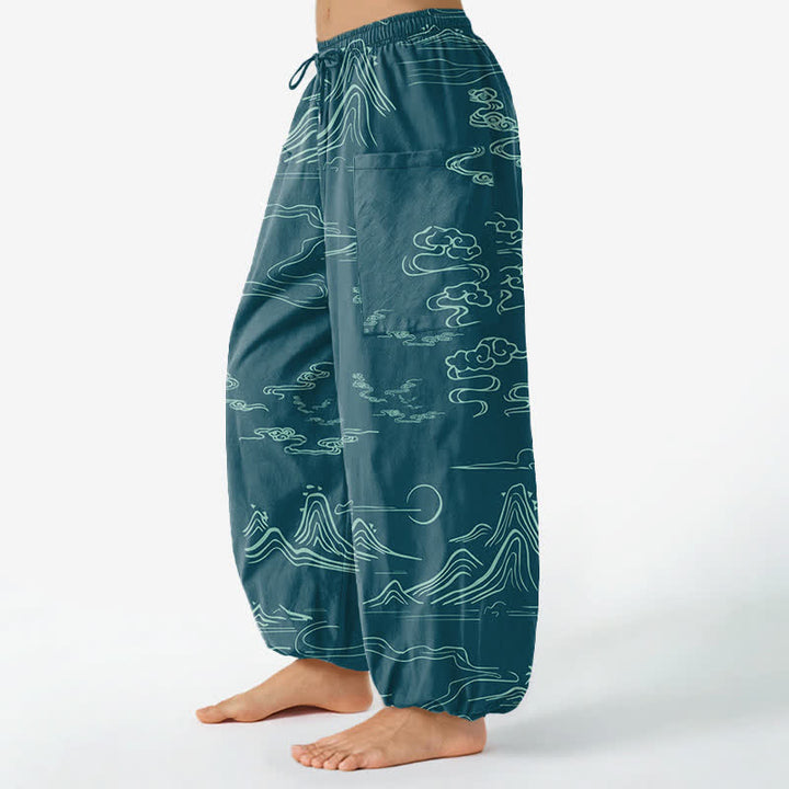 Buddha Stones Pantaloni harem da donna in cotone con motivo montagne e nuvole orientali, vita elasticizzata e tasche laterali. - image 8