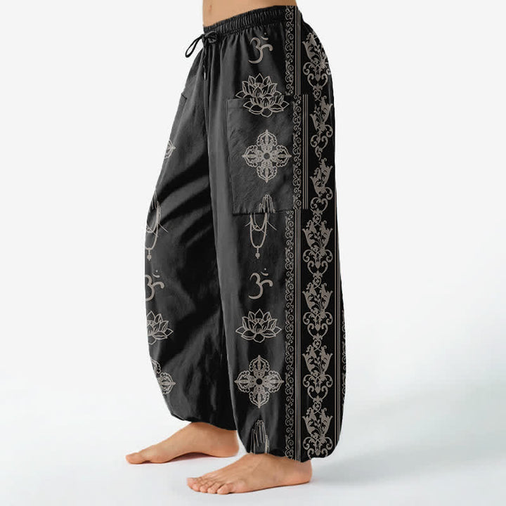 Buddha Stones Pantaloni harem da donna in cotone con elastico in vita e tasche laterali, con motivo a fiori di loto, doppio Dorje Vajra Namaste OM. - image 1