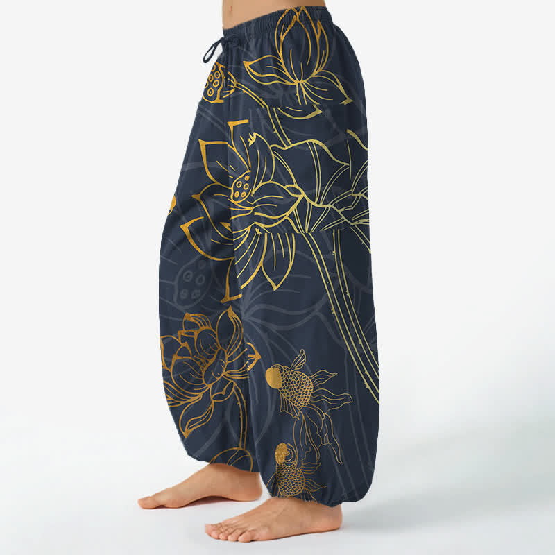 Buddha Stones Pantaloni harem da donna in cotone con elastico in vita e motivo a loto dorato e carpe koi, con tasche laterali. - image 8