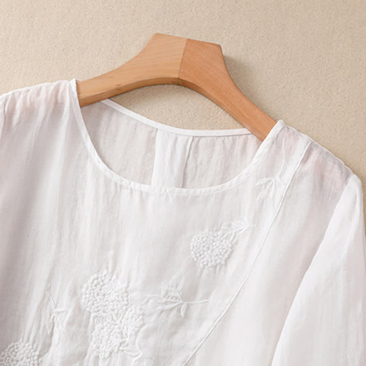 Camicia da donna a maniche corte con scollo rotondo e ricamo floreale "Buddha Stones". - image 9
