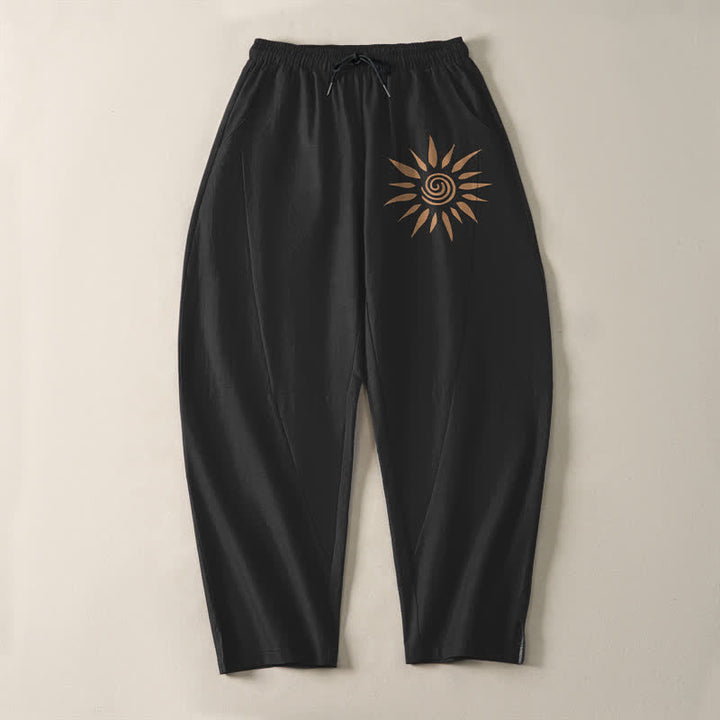 Buddha Stones Pantaloni da uomo affusolati in puro cotone con motivo a spirale e coulisse, con tasche. - image 2