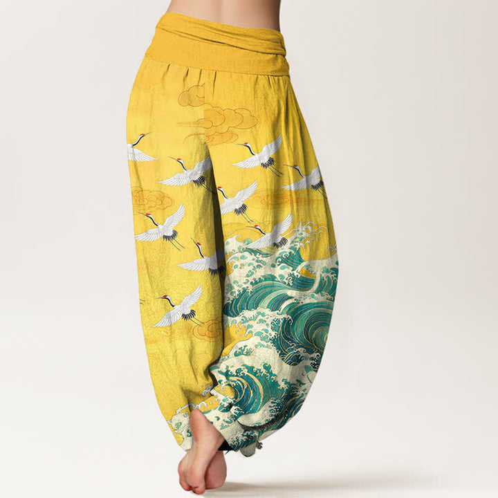 Buddha Stones Pantaloni harem da donna in cotone bianco con motivo a onde marine e gru, con elastico in vita. - image 2