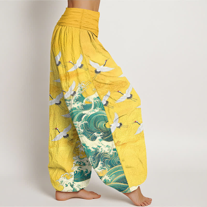 Buddha Stones Pantaloni harem da donna in cotone bianco con motivo a onde marine e gru, con elastico in vita. - image 1