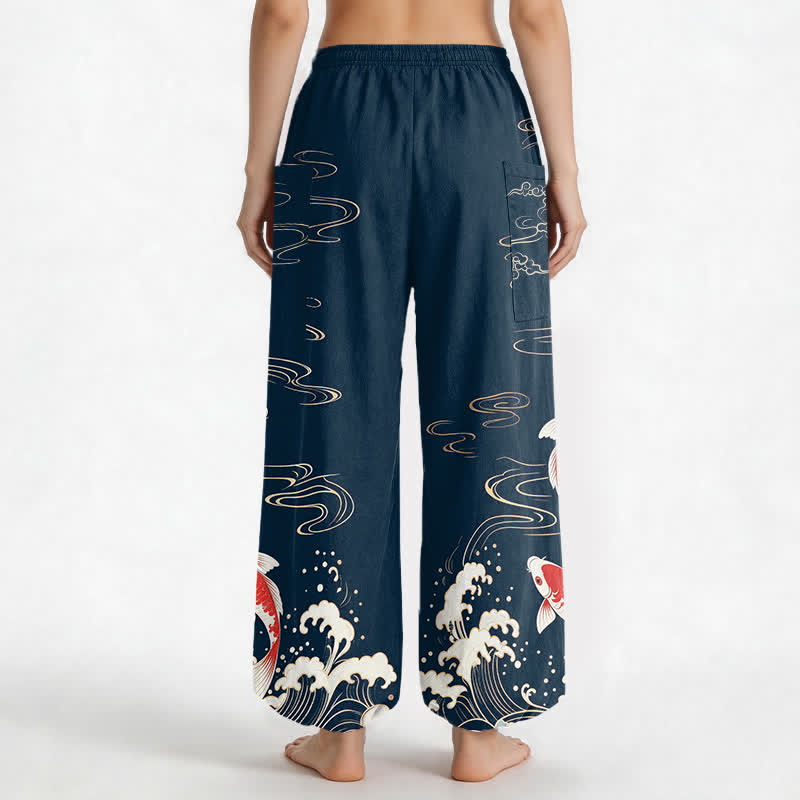 Buddha Stones Pantaloni harem da donna in cotone con elastico in vita e motivo onde marine e carpe koi, con tasche laterali. - image 2