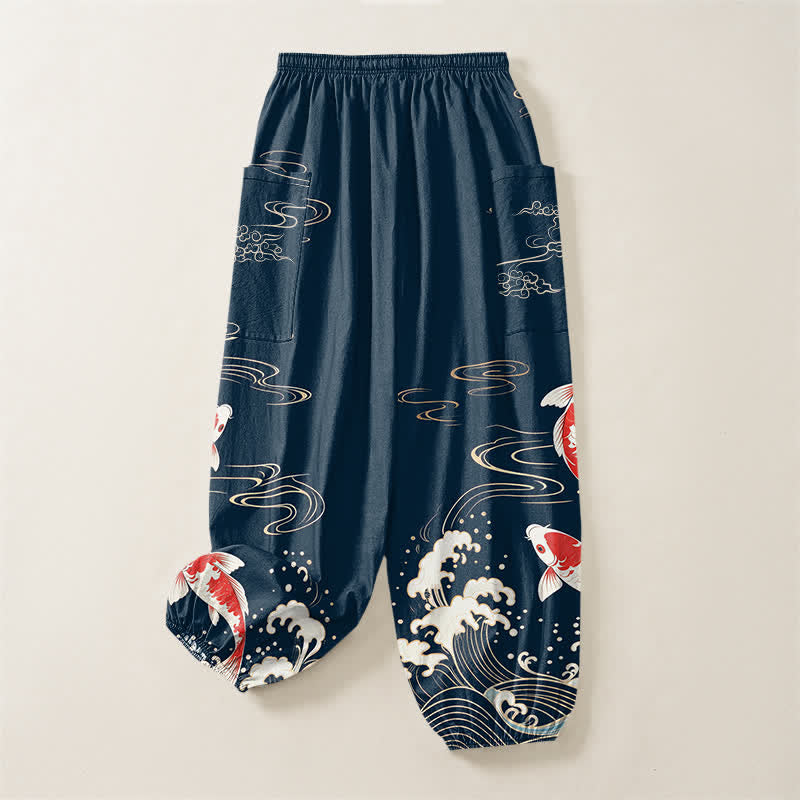 Buddha Stones Pantaloni harem da donna in cotone con elastico in vita e motivo onde marine e carpe koi, con tasche laterali. - image 4