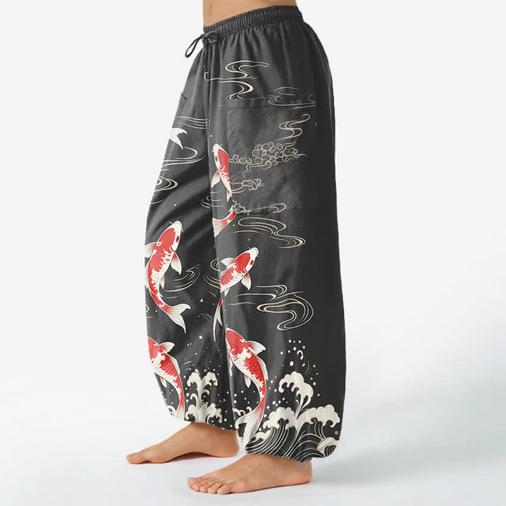 Buddha Stones Pantaloni harem da donna in cotone con elastico in vita e motivo onde marine e carpe koi, con tasche laterali. - image 8