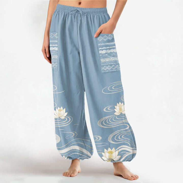Buddha Stones Pantaloni harem da donna in cotone con motivo a onde di loto e vita elasticizzata, con tasche laterali. - Azzurro cielo chiaro - US16, UK/AU20, EU48 (3XL) - image 0
