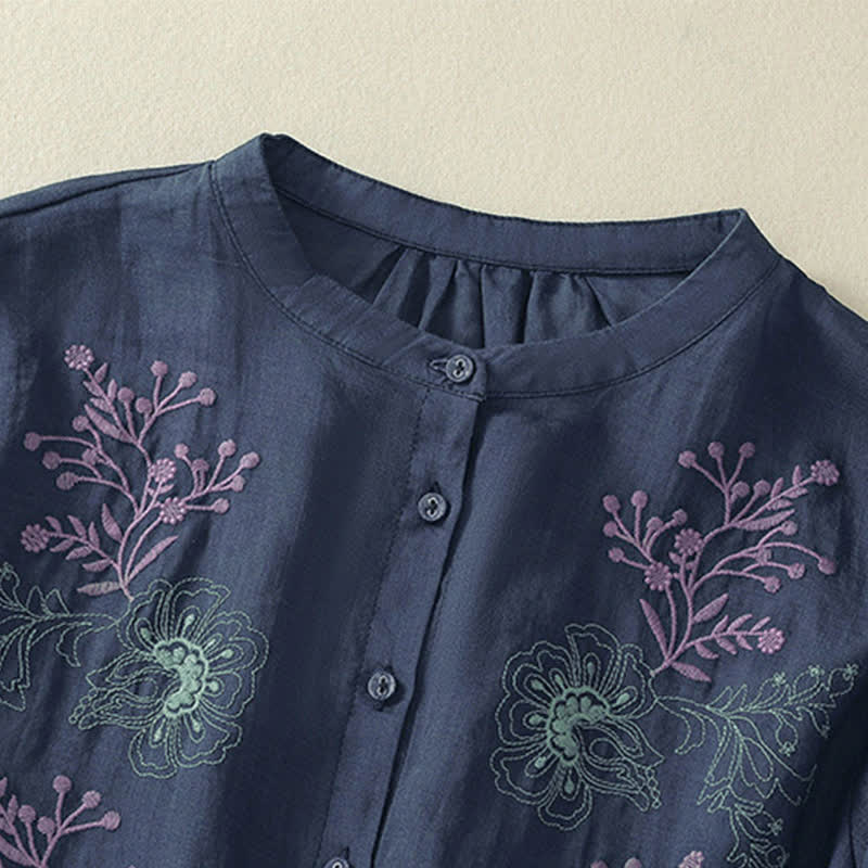 Camicia da donna con ricamo Buddha Stones, design a pieghe, colletto alla coreana, maniche a tre quarti e spacco laterale. - image 2