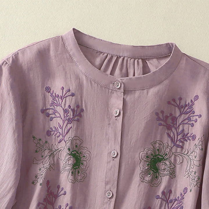 Camicia da donna con ricamo Buddha Stones, design a pieghe, colletto alla coreana, maniche a tre quarti e spacco laterale. - image 9