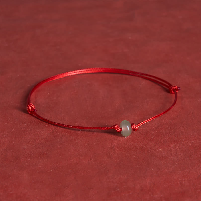 Buddha Stones Bracciale minimalista in avventurina verde con cordino rosso intrecciato per una protezione ottimale. - Cinghia a ruota (circonferenza del polso: 6,3–7,1 pollici/16–18 cm) - Filo rosso - image 0