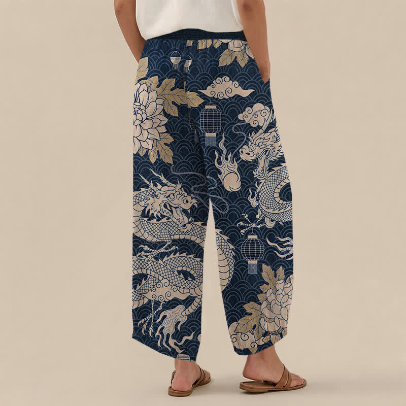 Buddha Stones Pantaloni harem da donna in cotone con motivo drago orientale, loto e nuvole, plissettati, con elastico in vita e tasche. - image 8