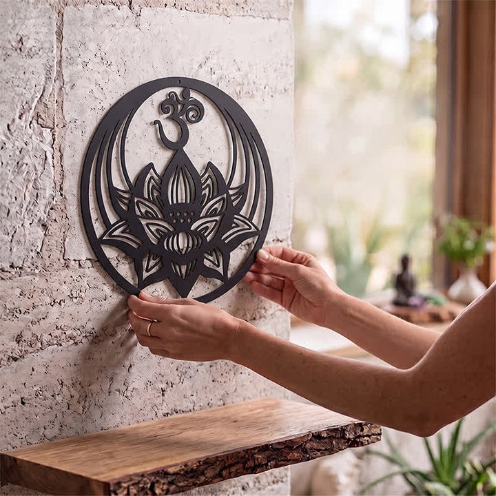 Buddha Stones Decorazione murale rotonda in ferro con simboli significativi del Loto OM dell'Illuminazione - image 1