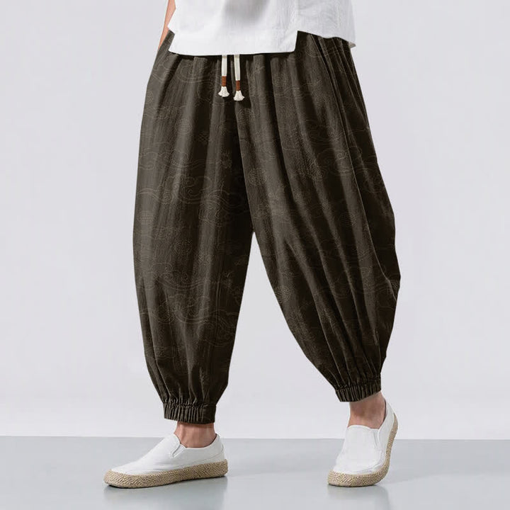 Buddha Stones Pantaloni harem da uomo in puro cotone con coulisse e tasche, motivo tradizionale a medaglione di nuvole. - Marrone sella - US/UK/AU50, EU60 (5XL) - image 0