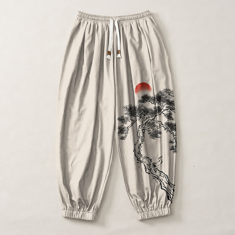Buddha Stones Pantaloni harem da uomo in puro cotone con coulisse e tasche, fantasia a inchiostro di pini e sole. - image 1