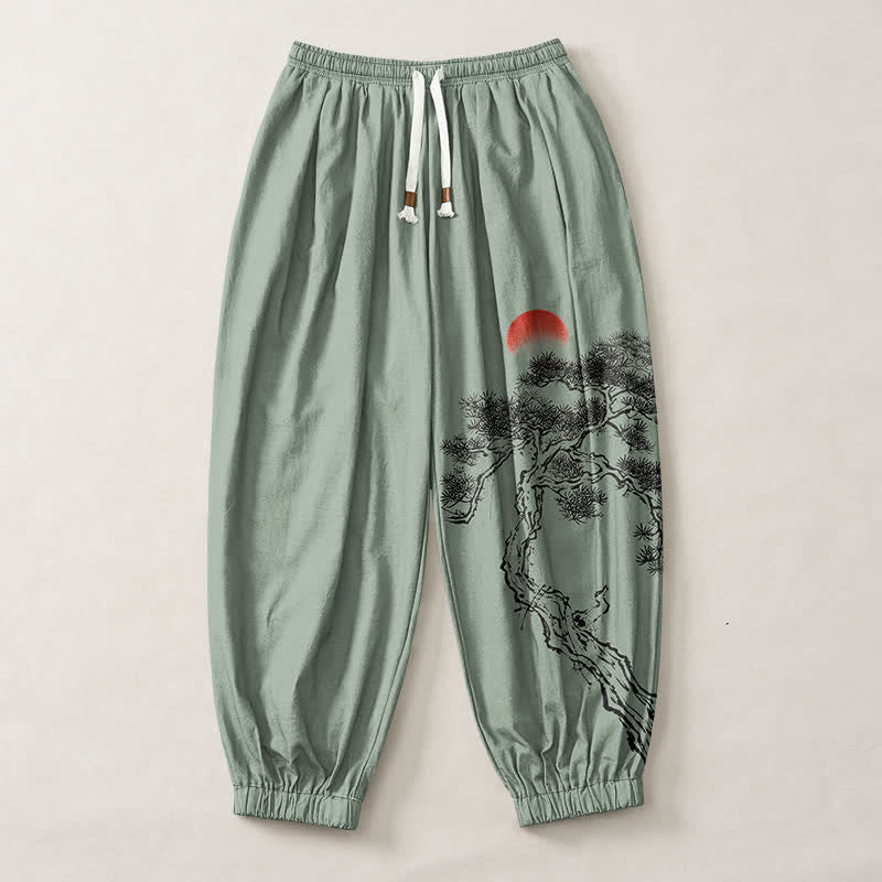 Buddha Stones Pantaloni harem da uomo in puro cotone con coulisse e tasche, fantasia a inchiostro di pini e sole. - image 13