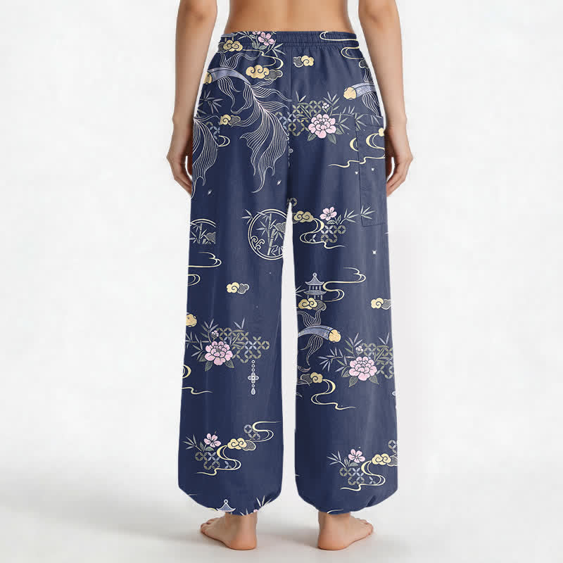 Buddha Stones Pantaloni harem da donna in cotone con elastico in vita e motivo a pesci koi e nuvole di bambù, con tasche laterali. - image 9