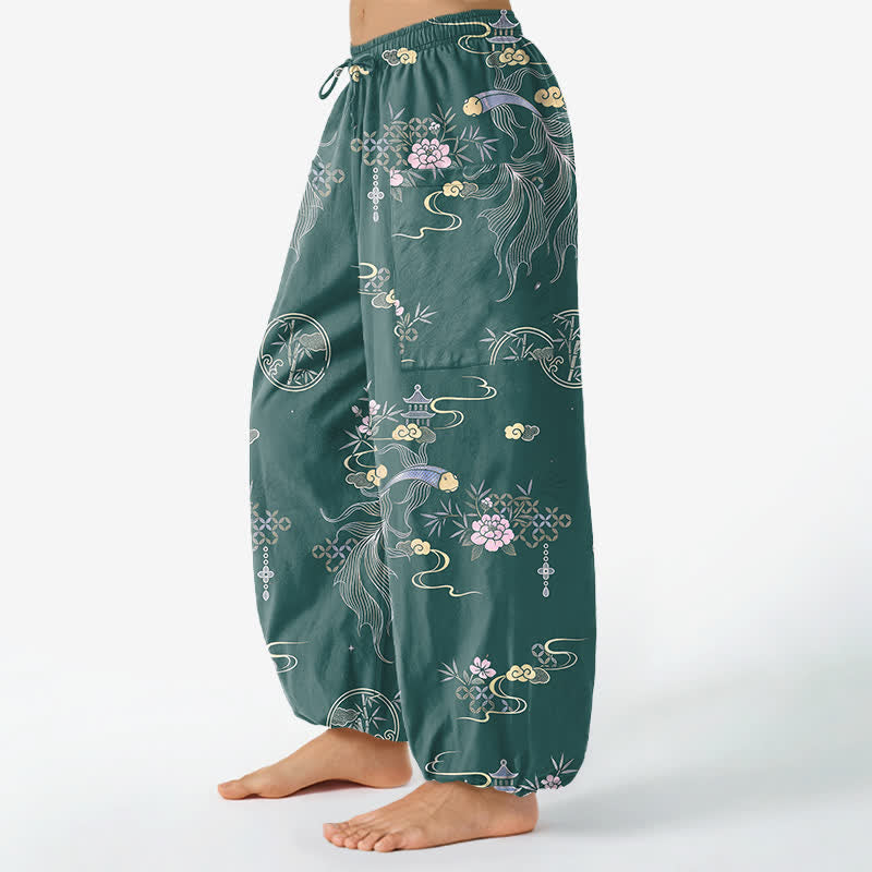 Buddha Stones Pantaloni harem da donna in cotone con elastico in vita e motivo a pesci koi e nuvole di bambù, con tasche laterali. - image 11