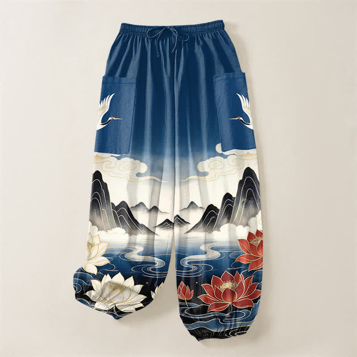 Buddha Stones Pantaloni harem da donna in cotone con elastico in vita e motivo paesaggio orientale con gru di loto, con tasche laterali. - image 3