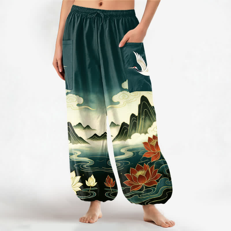 Buddha Stones Pantaloni harem da donna in cotone con elastico in vita e motivo paesaggio orientale con gru di loto, con tasche laterali. - Verde acqua - US16, UK/AU20, EU48 (3XL) - image 7