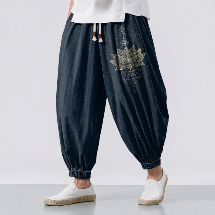 Buddha Stones Pantaloni harem da uomo in puro cotone con coulisse e tasche, motivo geometrico mandala a loto dorato. - Marina - US/UK/AU50, EU60 (5XL) - image 6