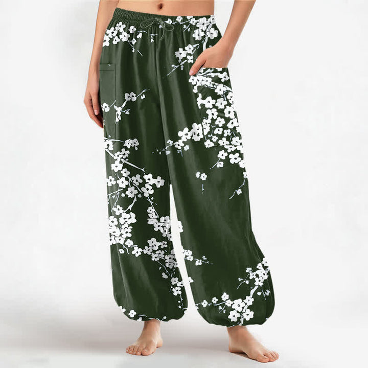 Buddha Stones Pantaloni harem da donna in cotone bianco con motivo a fiori di pruno, vita elasticizzata e tasche laterali. - Verde scuro - US16, UK/AU20, EU48 (3XL) - image 7
