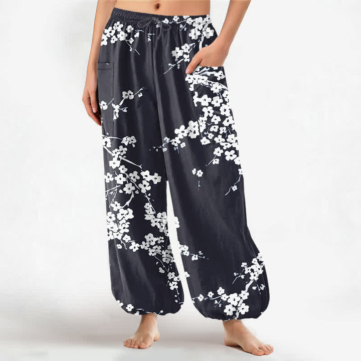 Buddha Stones Pantaloni harem da donna in cotone bianco con motivo a fiori di pruno, vita elasticizzata e tasche laterali. - Nero - US16, UK/AU20, EU48 (3XL) - image 10