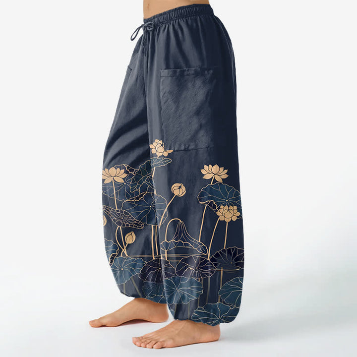 Buddha Stones Pantaloni harem da donna in cotone con motivo giardino di loto zen e vita elasticizzata, con tasche laterali. - image 8
