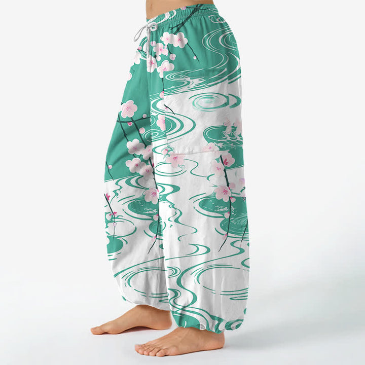 Buddha Stones Pantaloni harem da donna in cotone con motivo a onde di fiori di ciliegio e vita elasticizzata, con tasche laterali. - image 8