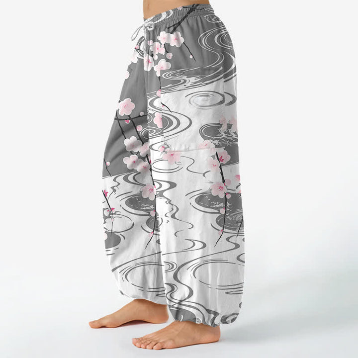 Buddha Stones Pantaloni harem da donna in cotone con motivo a onde di fiori di ciliegio e vita elasticizzata, con tasche laterali. - image 11