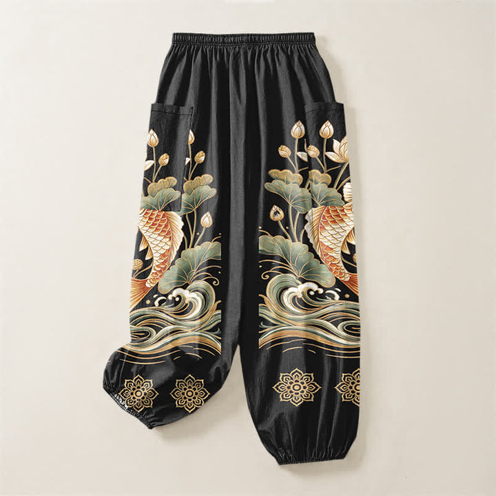 Buddha Stones Pantaloni harem da donna in cotone con elastico in vita e motivo a onde di loto e koi dorati, con tasche laterali. - image 4