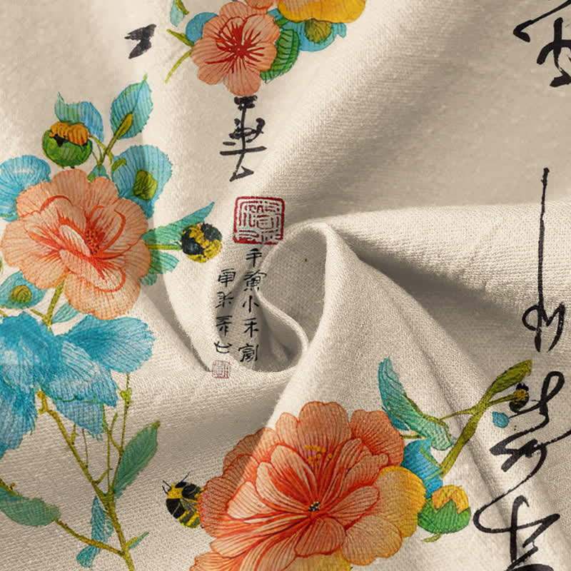 Kimono da donna a maniche lunghe con scollo a V e allacciatura, in cotone con stampa floreale e calligrafia ispirata Buddha Stones. - image 4