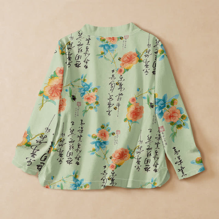 Kimono da donna a maniche lunghe con scollo a V e allacciatura, in cotone con stampa floreale e calligrafia ispirata Buddha Stones. - image 6