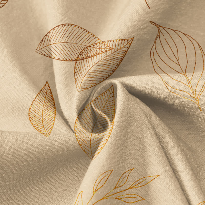 Kimono da donna a maniche lunghe con scollo a V e allacciatura, in cotone con stampa di foglie dorate e fiori rossi e motivo Buddha Stones. - image 4