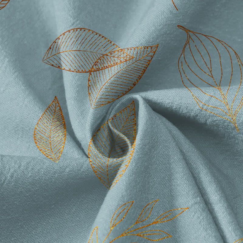 Kimono da donna a maniche lunghe con scollo a V e allacciatura, in cotone con stampa di foglie dorate e fiori rossi e motivo Buddha Stones. - image 11