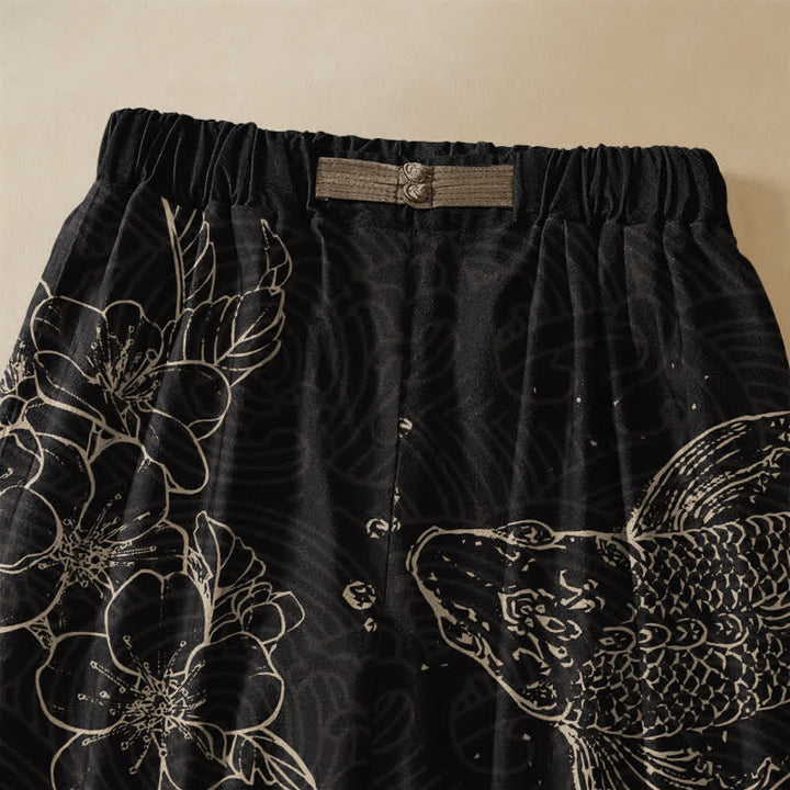 Buddha Stones Pantaloni harem da donna in puro cotone con motivo a pesci koi e fiori, bottoni a rana e vita elasticizzata, con tasche. - image 2