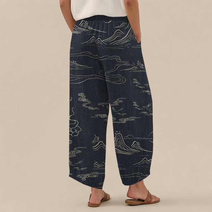 Buddha Stones Pantaloni harem da donna in cotone con motivo montagne, luna e nuvole propiziatorie, vita elasticizzata e pieghe, con tasche. - image 2