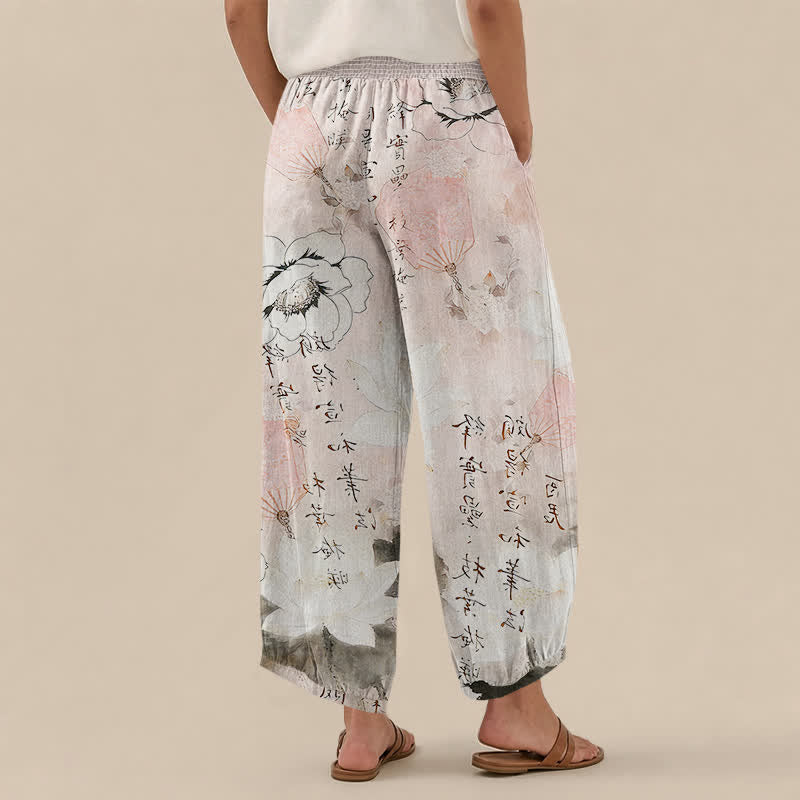 Buddha Stones Pantaloni harem da donna in cotone con motivo floreale acquerellato e calligrafia, vita elasticizzata e pieghe, con tasche. - image 8