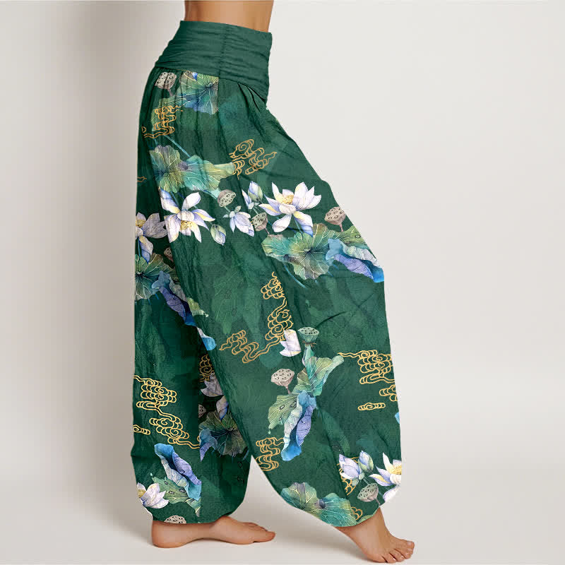 Buddha Stones Pantaloni harem da donna in cotone bianco con motivo a foglie di loto e elastico in vita. - image 1