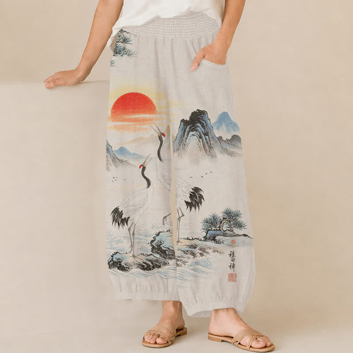 Buddha Stones Pantaloni harem da donna in cotone con stampa paesaggio, gru e sole, pieghe e vita elasticizzata, con tasche. - Bianco Floreale - US16, UK/AU20, EU48 (3XL) - image 0