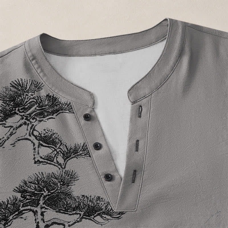 Buddha Stones Camicia da uomo a maniche lunghe con scollo a V e bottoni, stampa paesaggio con pini e montagne, in cotone. - image 18
